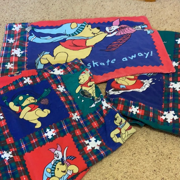 Disney Winnie the Pooh Bear “Skating Away"-100% Cotton Size Twin Bed Sheet Set